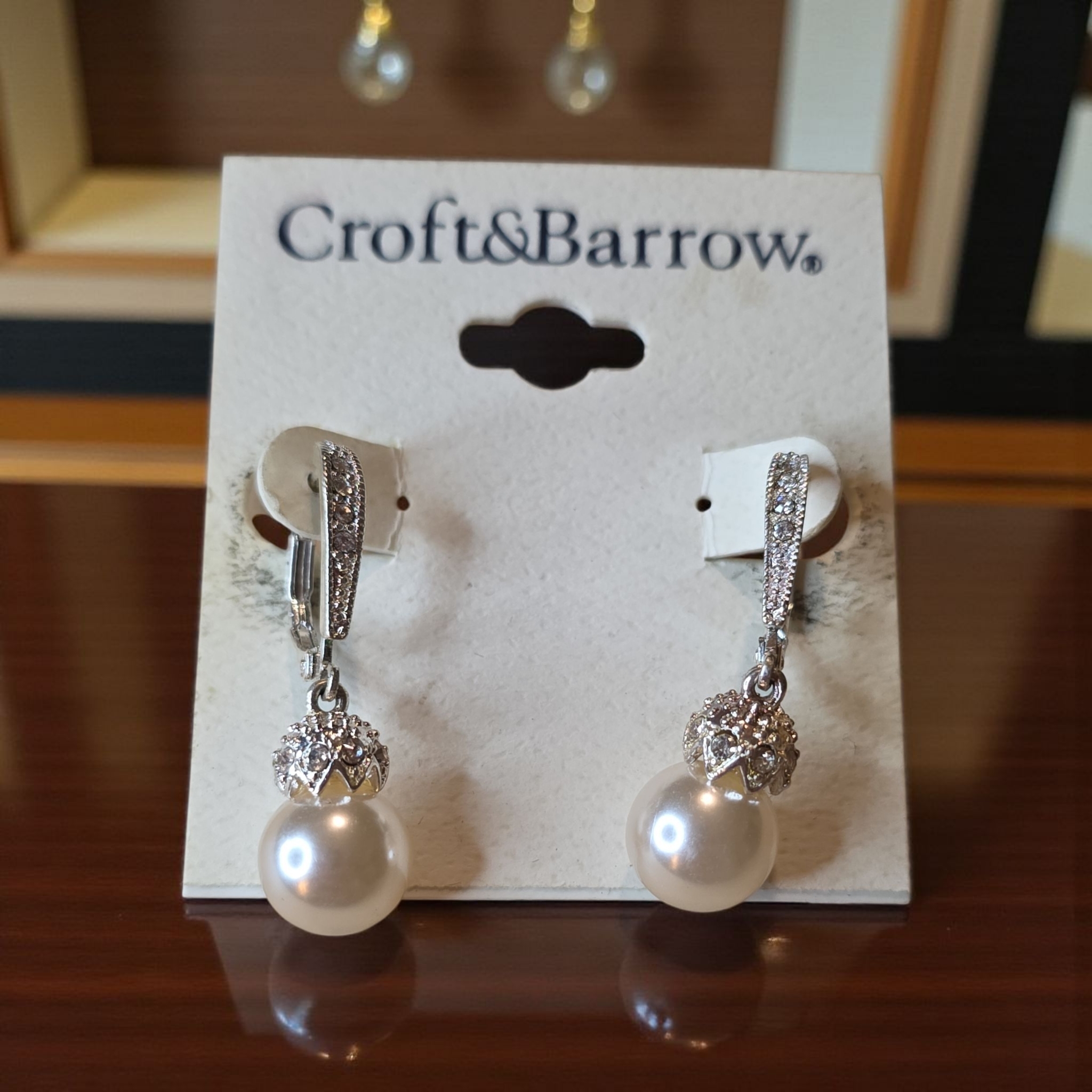 Croft Barrow Silver And White Pearl Earrings 9$